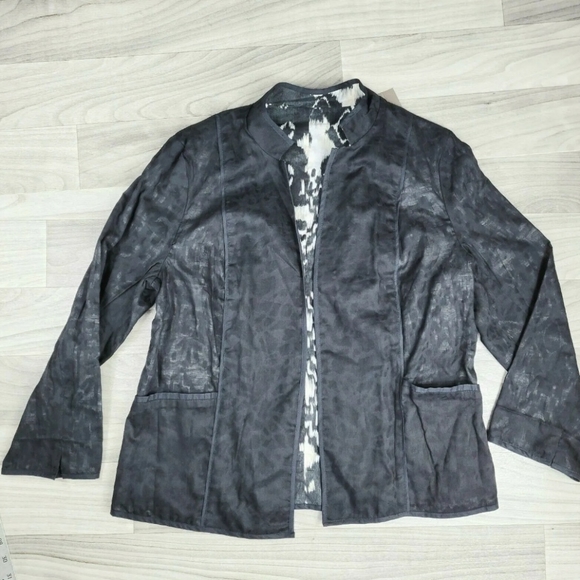 Chicos IKAT Reversible Janelle Patten Jacket Black/White Womens Size 1(Med) NWT - Picture 4 of 7